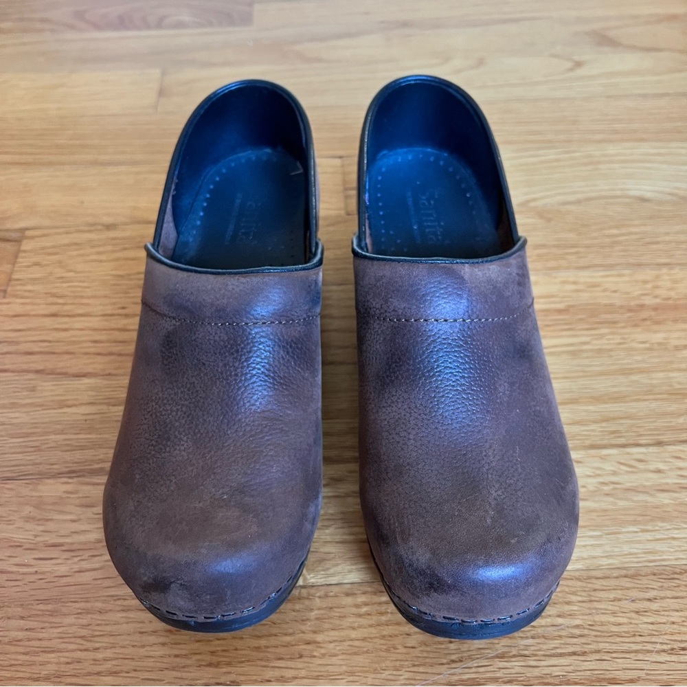 Sanita Pro. Textured Oil Women's in Antique Brown